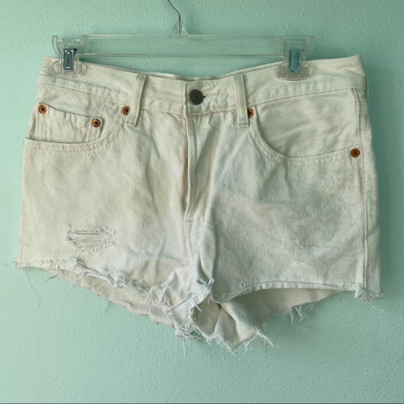 Levi’s 501 White Denim Jean Shorts - Picture 7 of 9